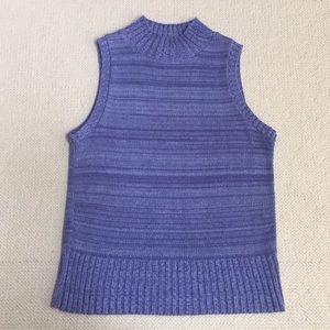 Women’s knit sleeveless sweater